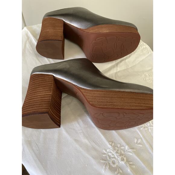 Kork-Ease Silver Veronica Heeled Clog Platform Mule Shoes Women's Sz 8 NEW - Picture 8 of 11
